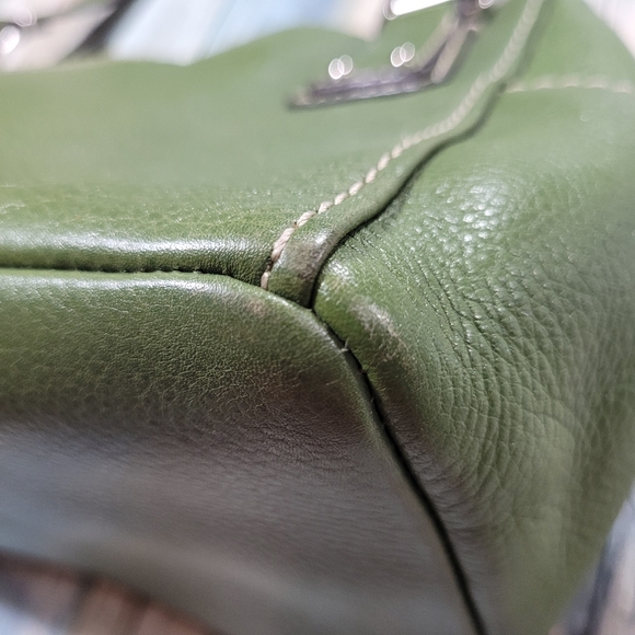 ✨️HP✨️Fossil Green Purse. - Picture 10 of 14